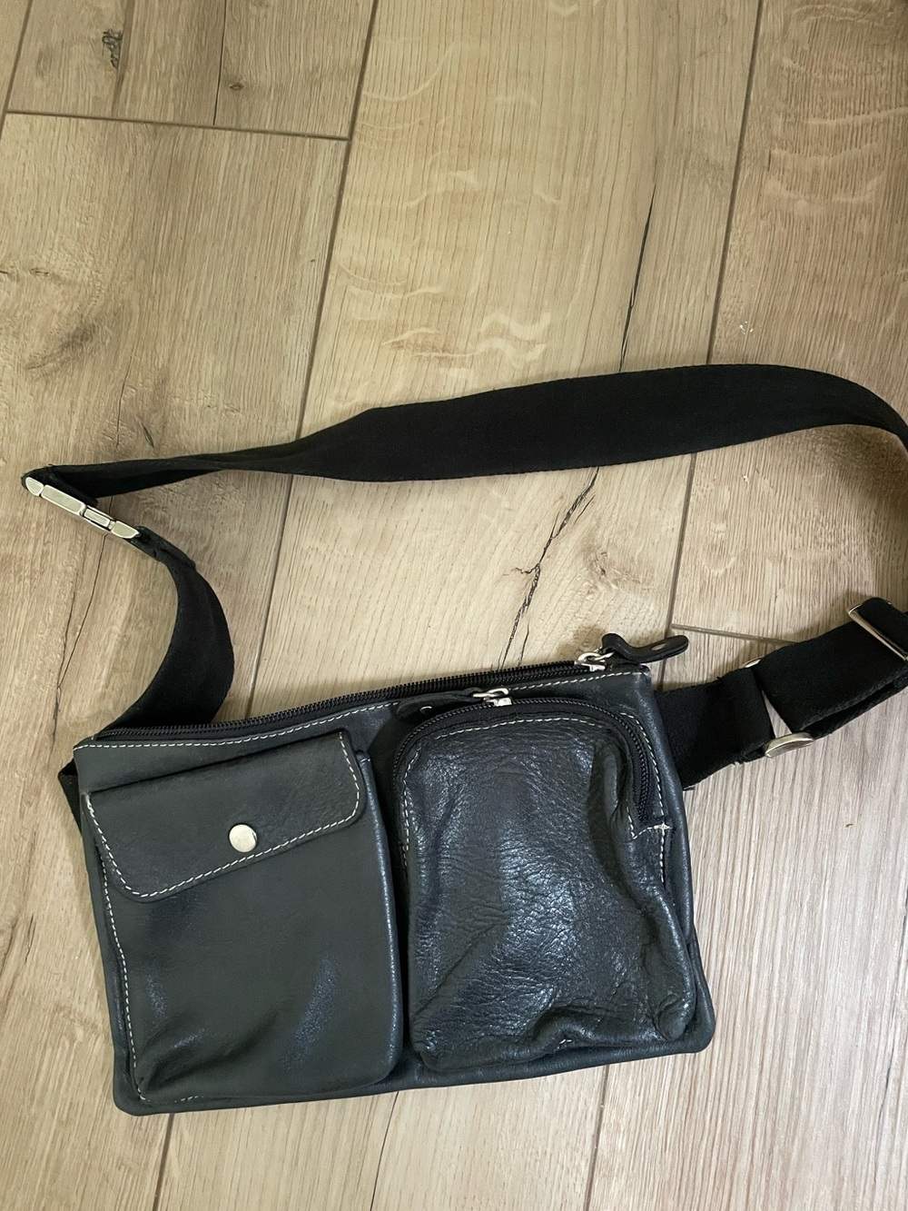 Roots Canada "Village Pack" leather fanny pack / belt bag / crossbody sling